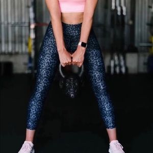 Zyia Stone Leopard Scrunchy Light n Luxe 7/8 24”